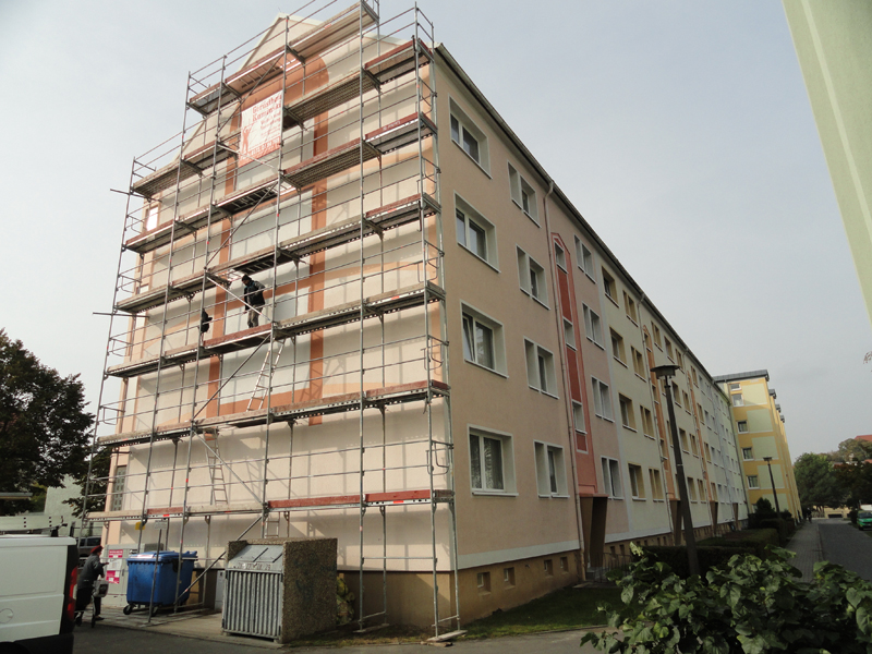 Hofansicht der sanierten Fassade in der Müncheberger Straße