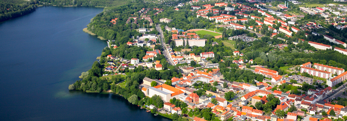 Strausberg und der Straussee als Luftbildaufnahme