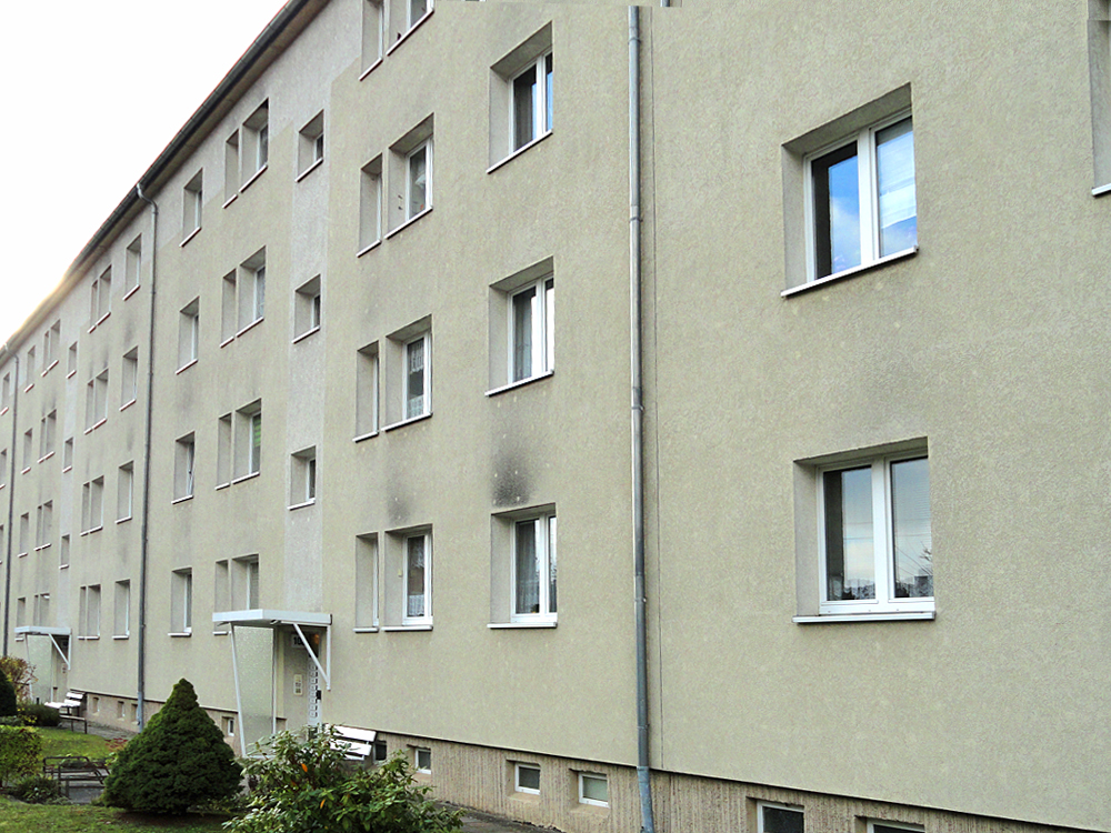 Fassade des Wohnhauses der Friedrich-Ebert-Straße 100-104a