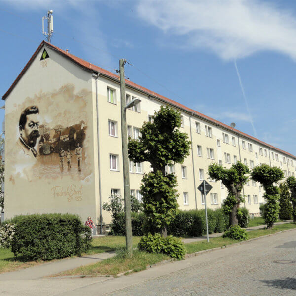 Neue Hausansicht der Friedrich-Ebert-Straße 100-104