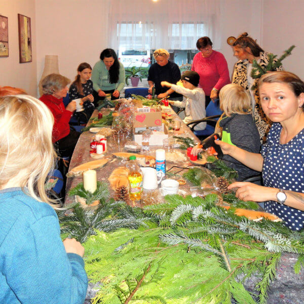 Weihnachtsbasteln 28.11.18 bei der Volkssolidarität