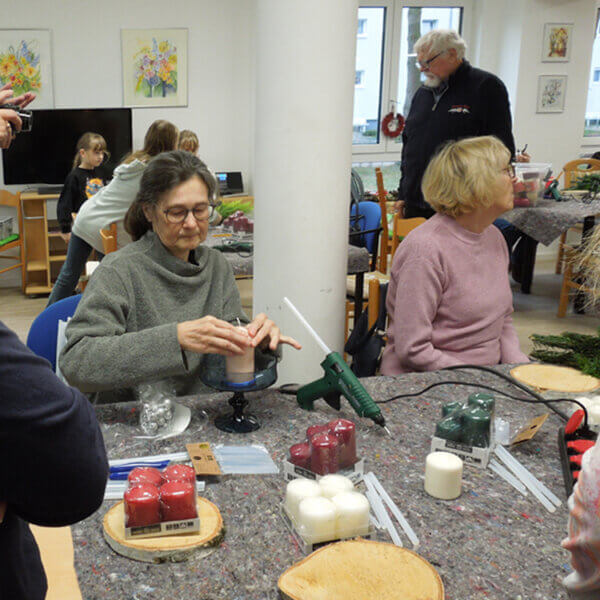 Vorweihnachtliches Gesteckebasteln