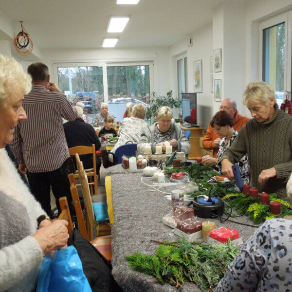 Vorweihnachtliches Gesteckebasteln